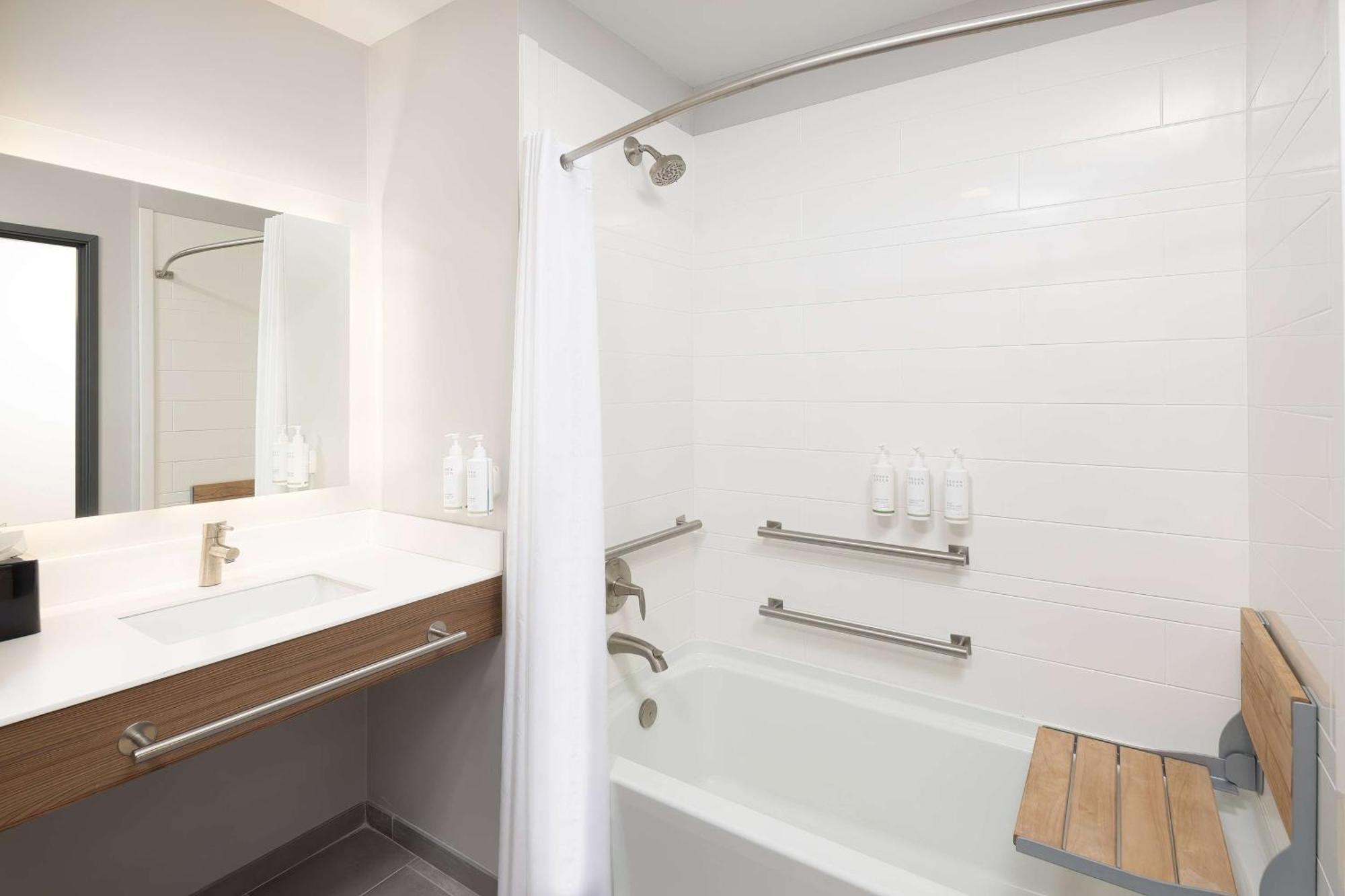 Microtel Inn & Suites By Wyndham Macedon Εξωτερικό φωτογραφία